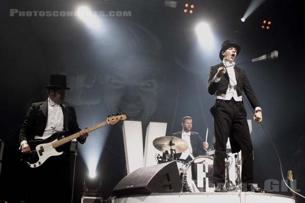 THE HIVES - 2012-11-29 - PARIS - Zenith - Per Almqvist - Arne Christian Jääskeläinen - Björn Mattias Bernvall